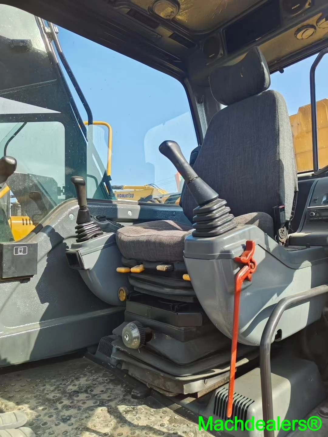 2016 Volvo EC140DL Crawler Excavator - Image 5