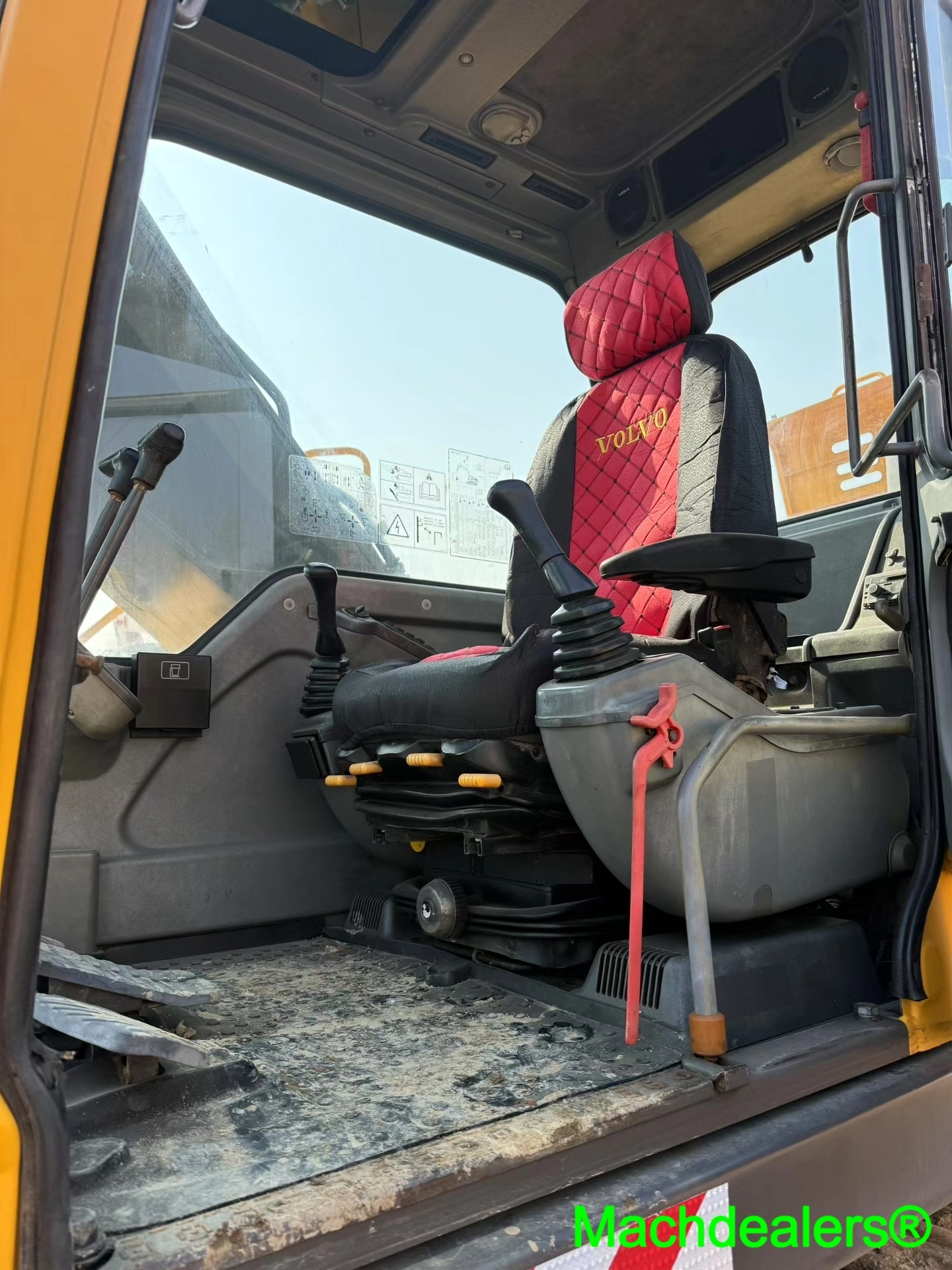 2018 Volvo EC210BLC Crawler Excavator - Image 7