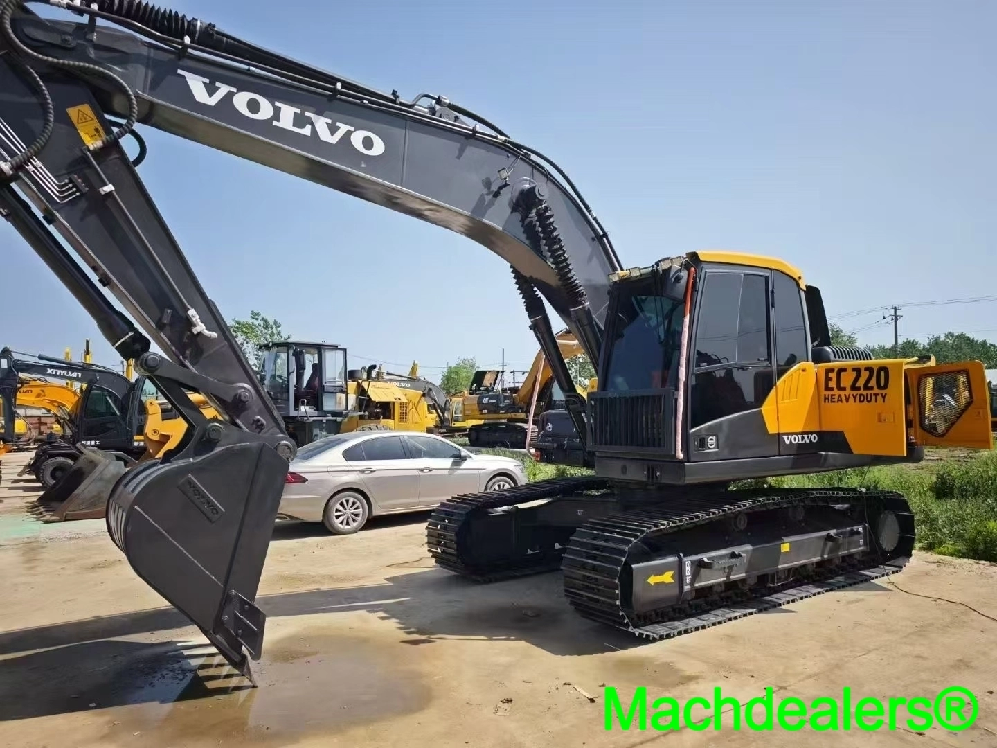 2020 Volvo EC220 Medium Crawler Excavator - Image 3