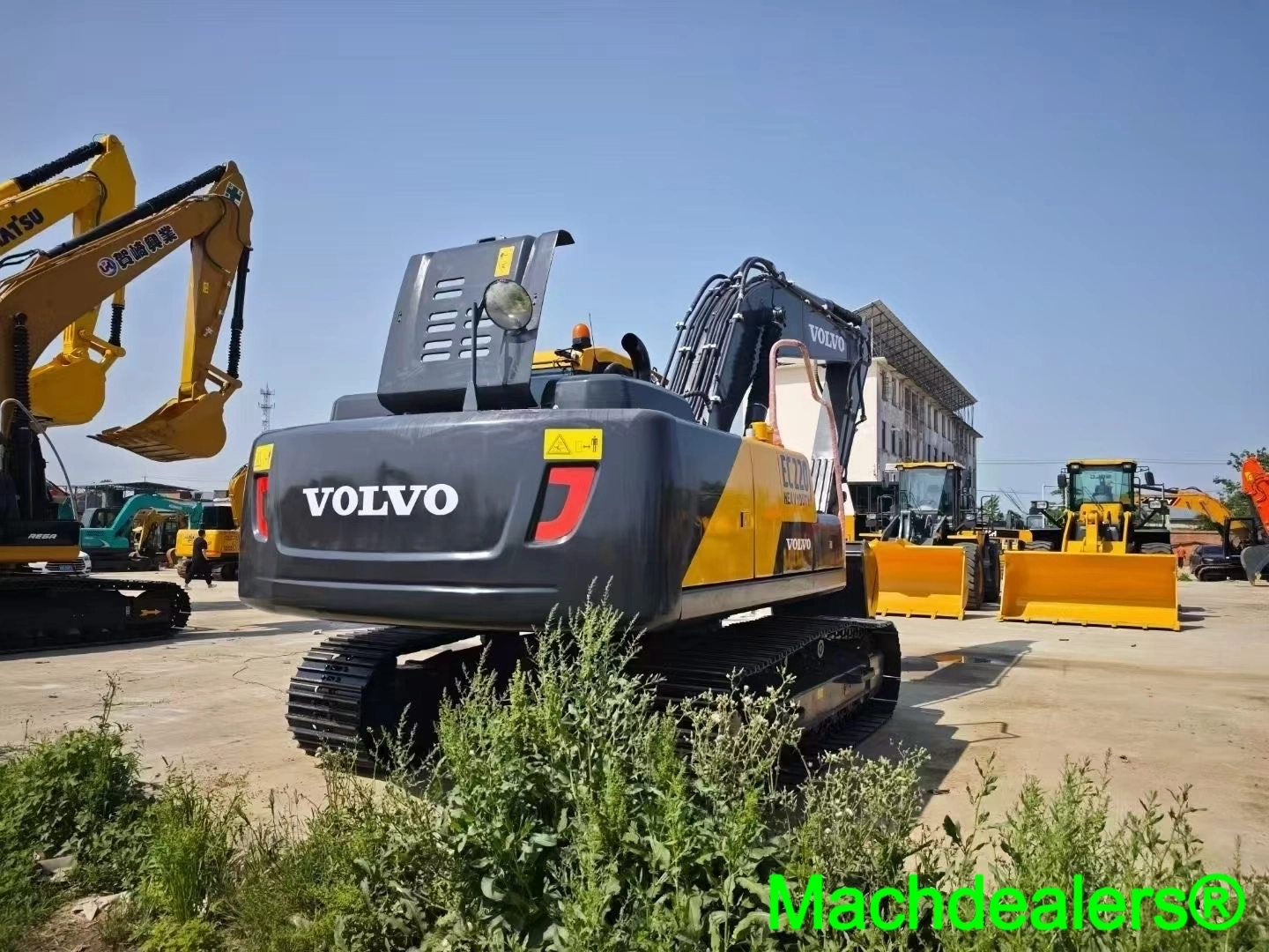 2020 Volvo EC220 Medium Crawler Excavator - Image 4
