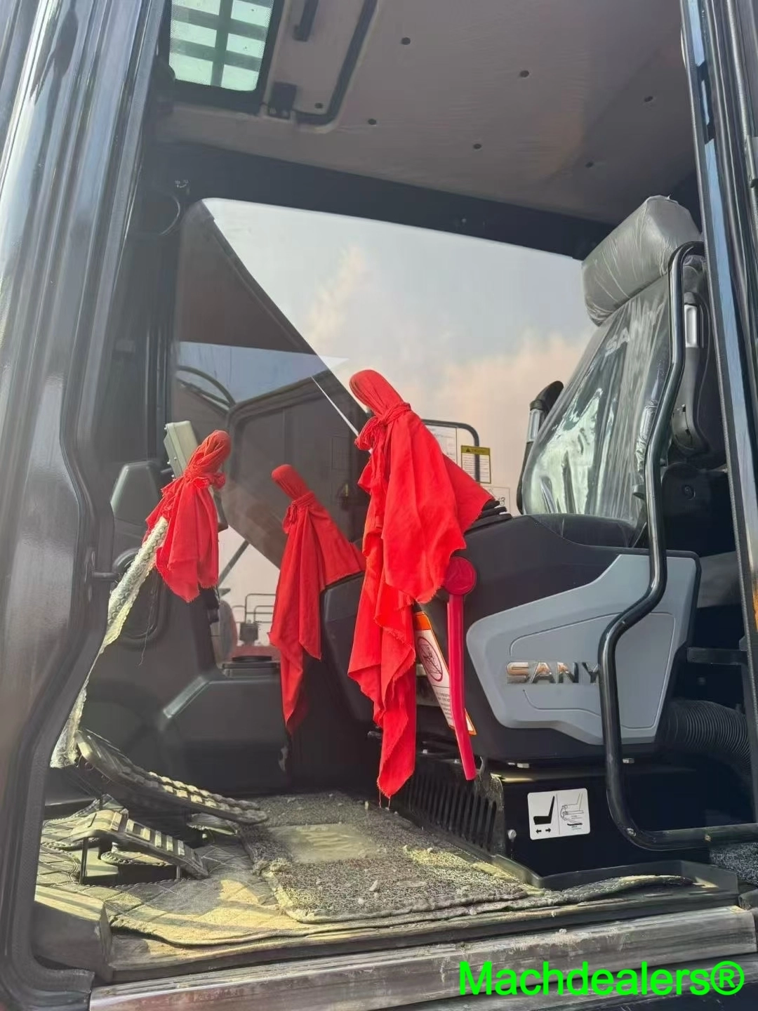 2022 SANY SY265C Crawler Excavator - Image 8