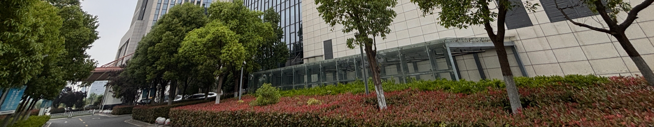 Exterior view of the Machdealers building