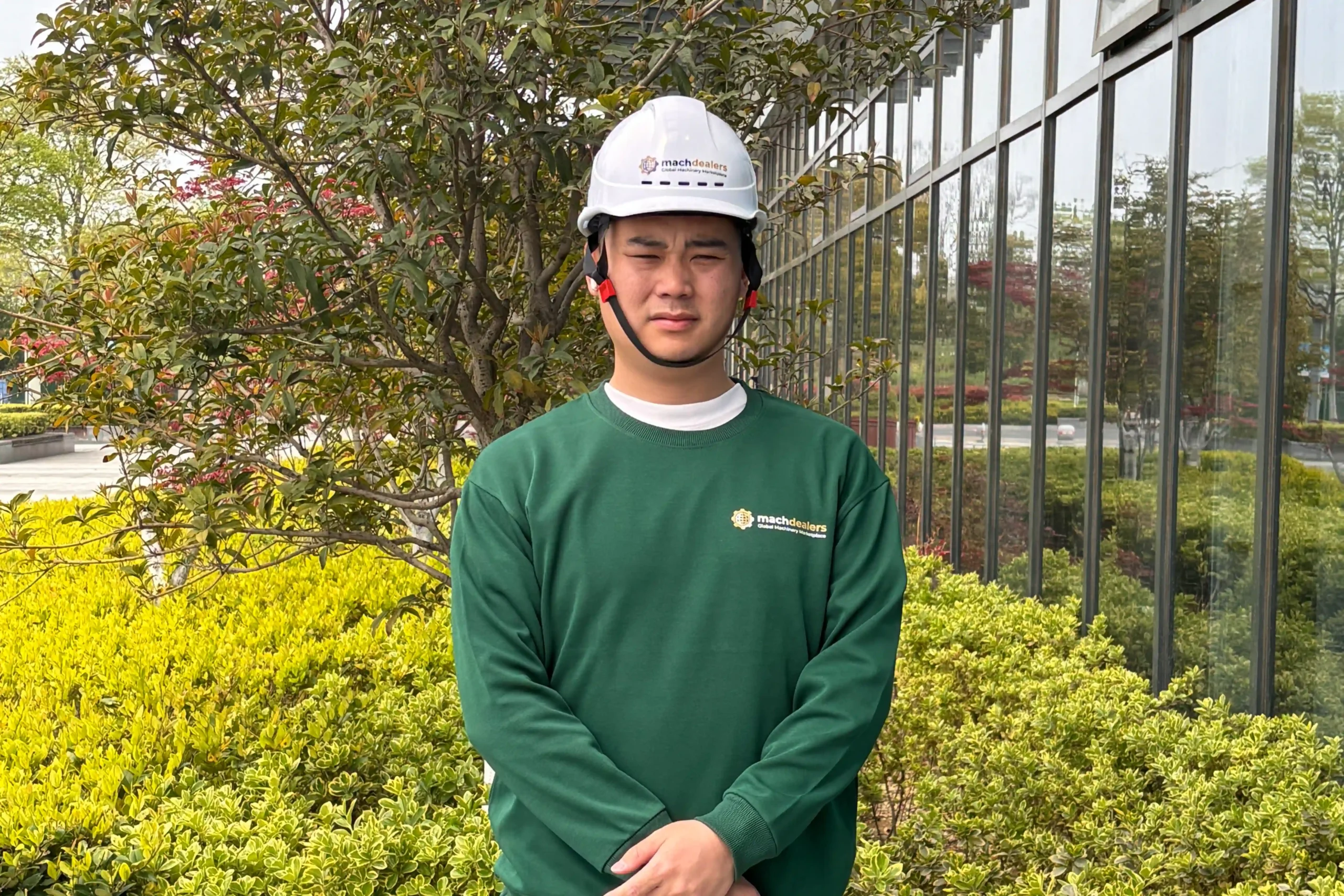 Photos of Machdealers staff