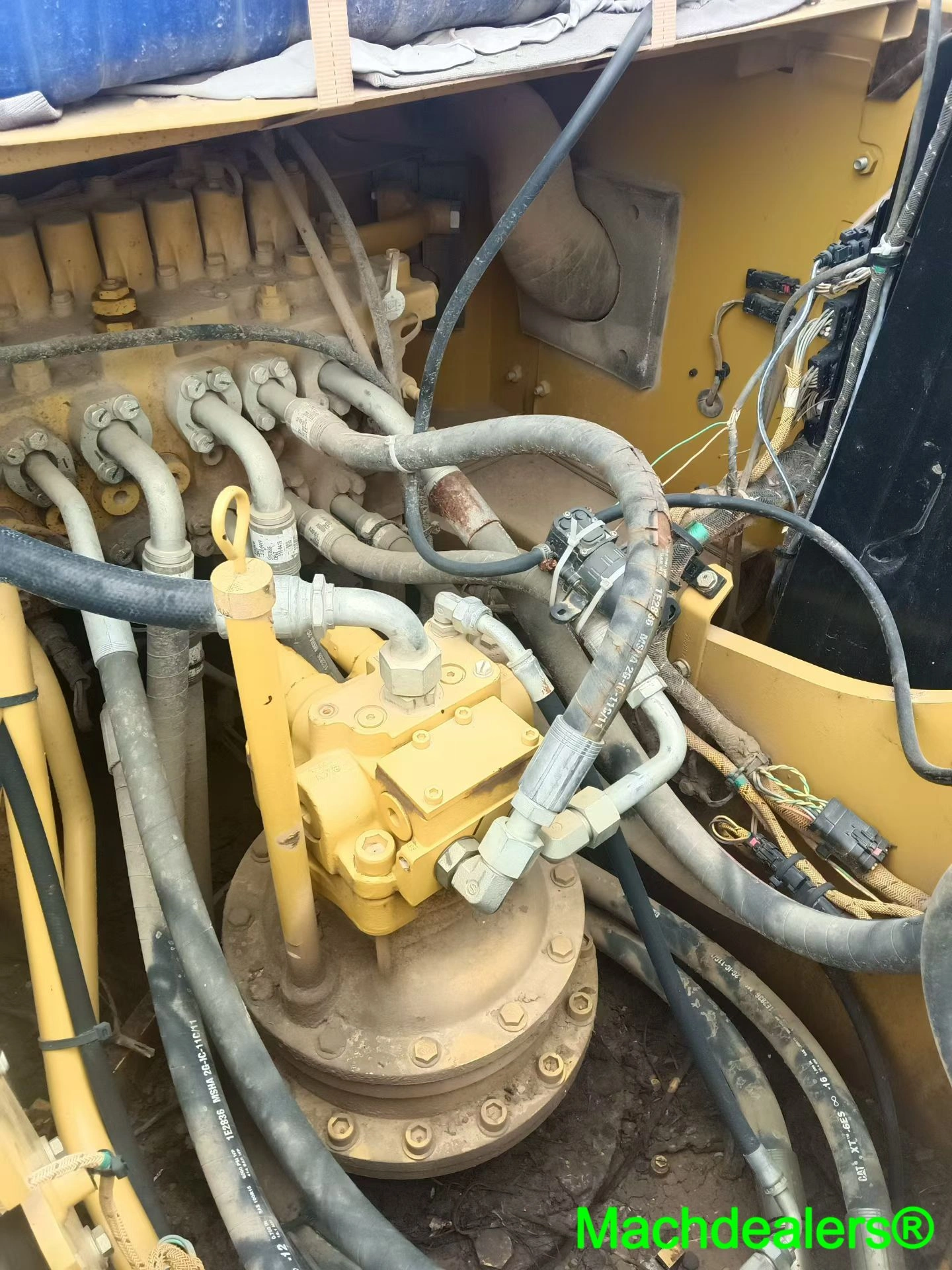 2018 Caterpillar 320 Crawler Excavator - Image 6