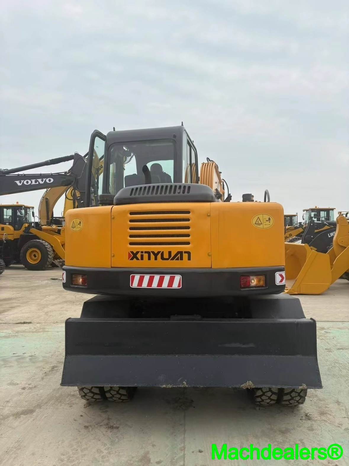 2020 XINYUAN 75S Wheeled Excavator - Image 4