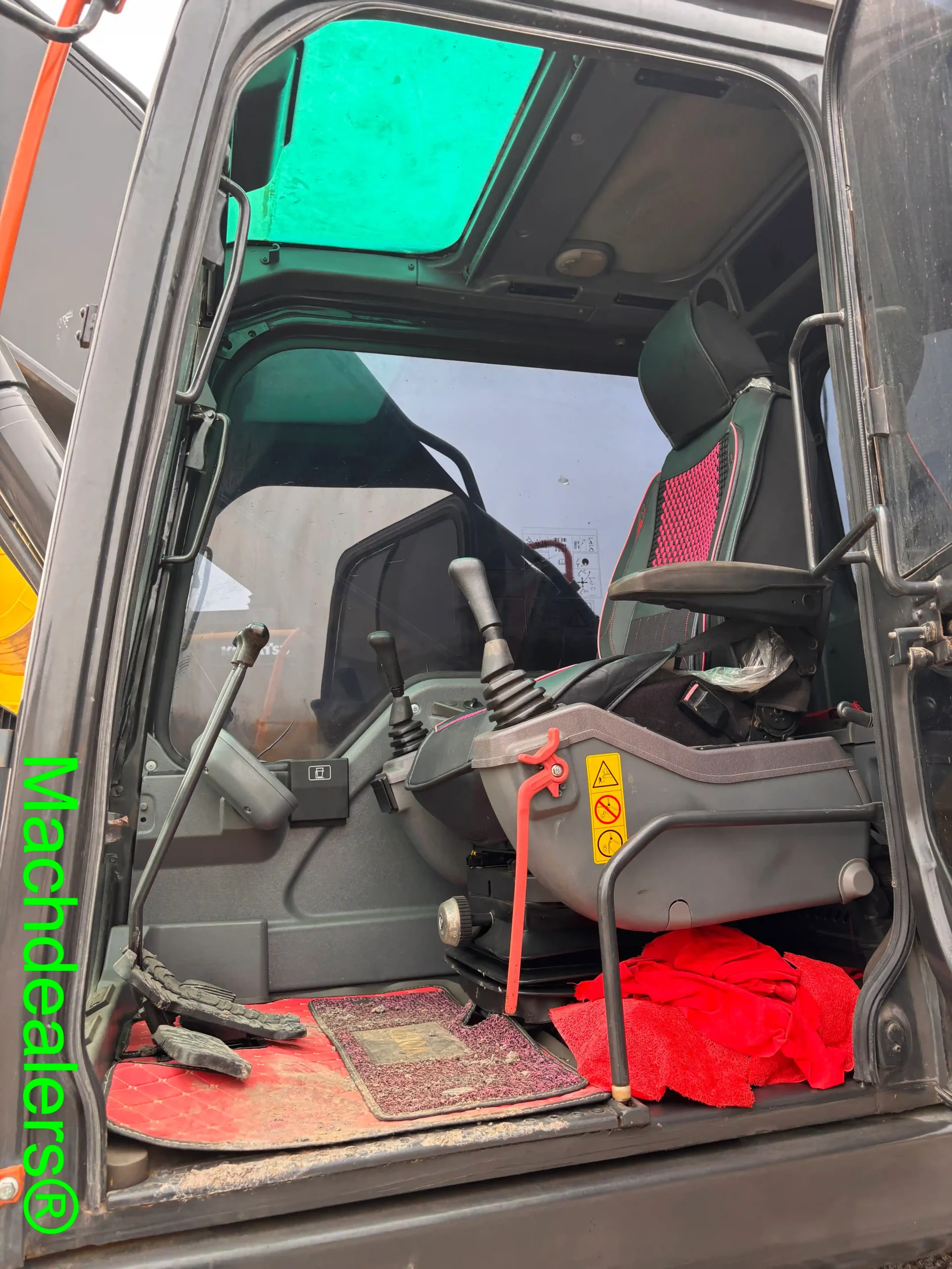 2011 Volvo EC290 Heavy Duty Crawler Excavator - Image 5