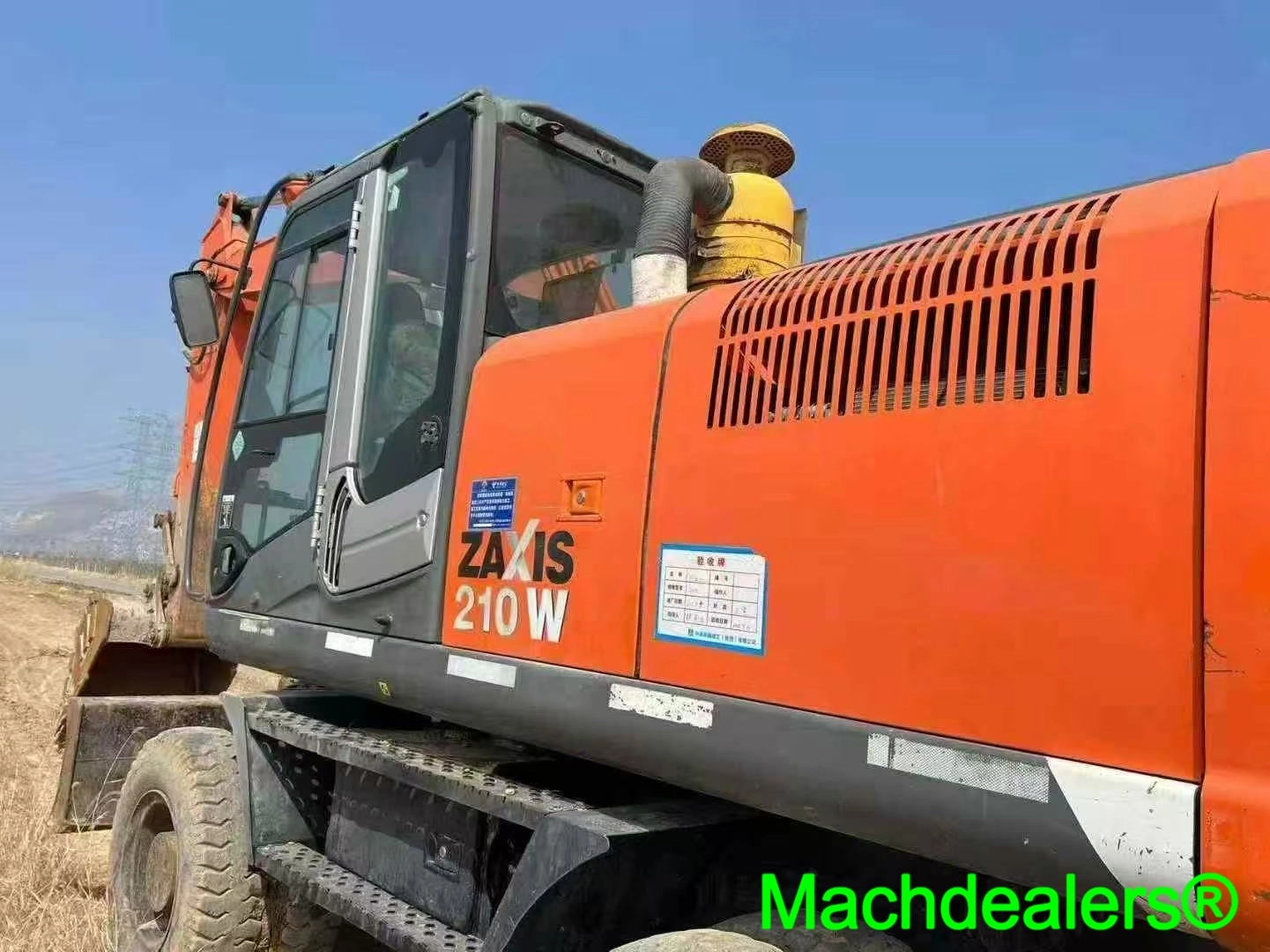 2017 Hitachi ZAXIS 210W Wheeled Excavator - Image 3
