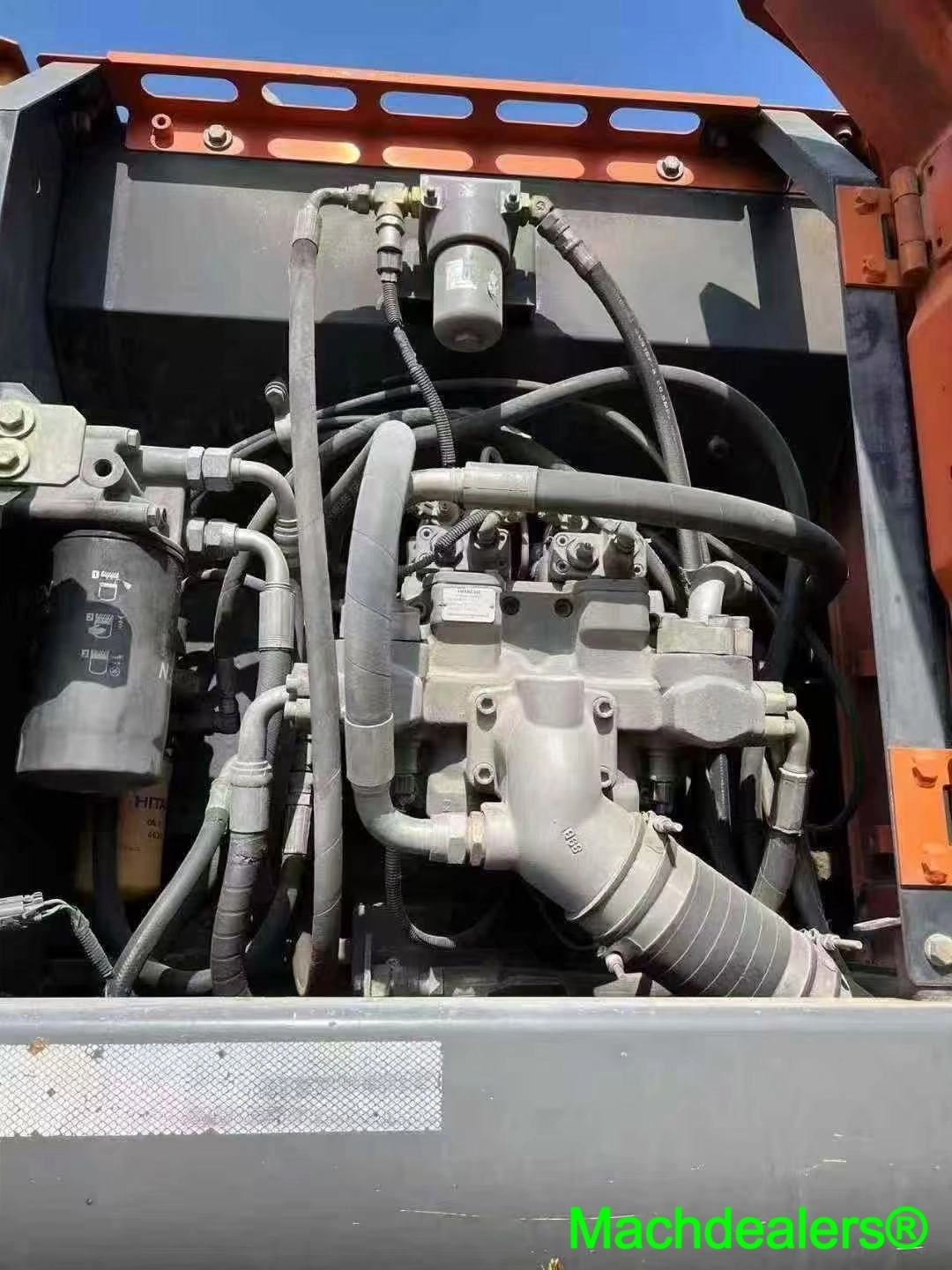 2017 Hitachi ZAXIS 210W Wheeled Excavator - Image 7