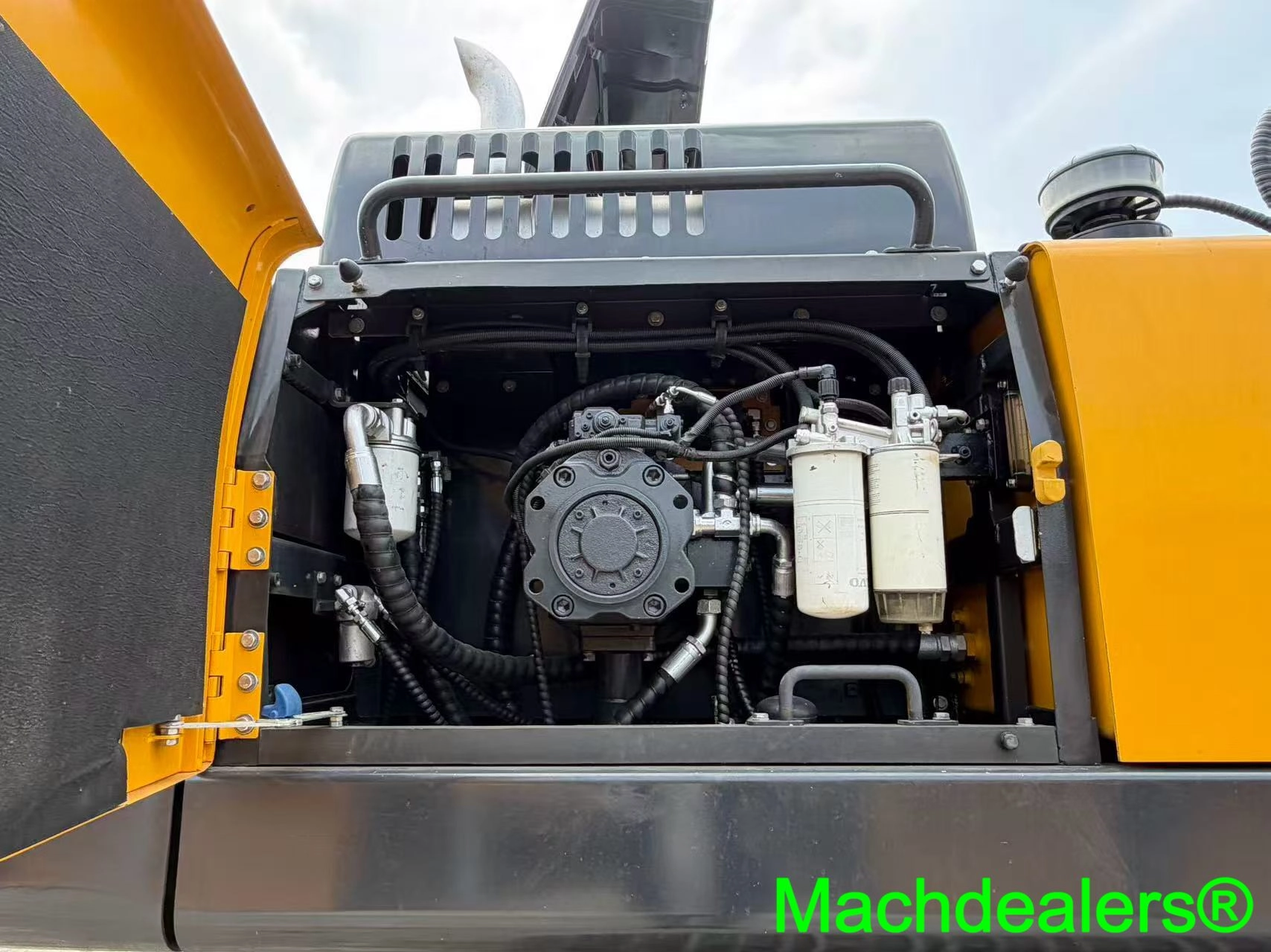 2018 Volvo EC480 Heavy Duty Crawler Excavator - Image 6