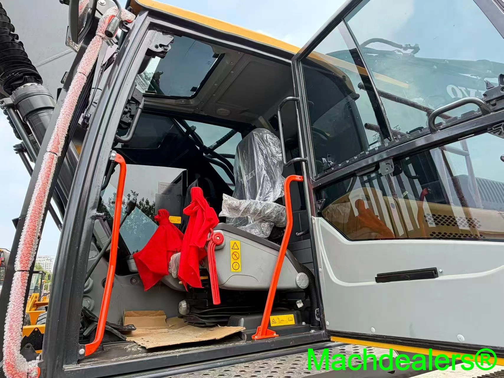 2018 Volvo EC480 Heavy Duty Crawler Excavator - Image 7