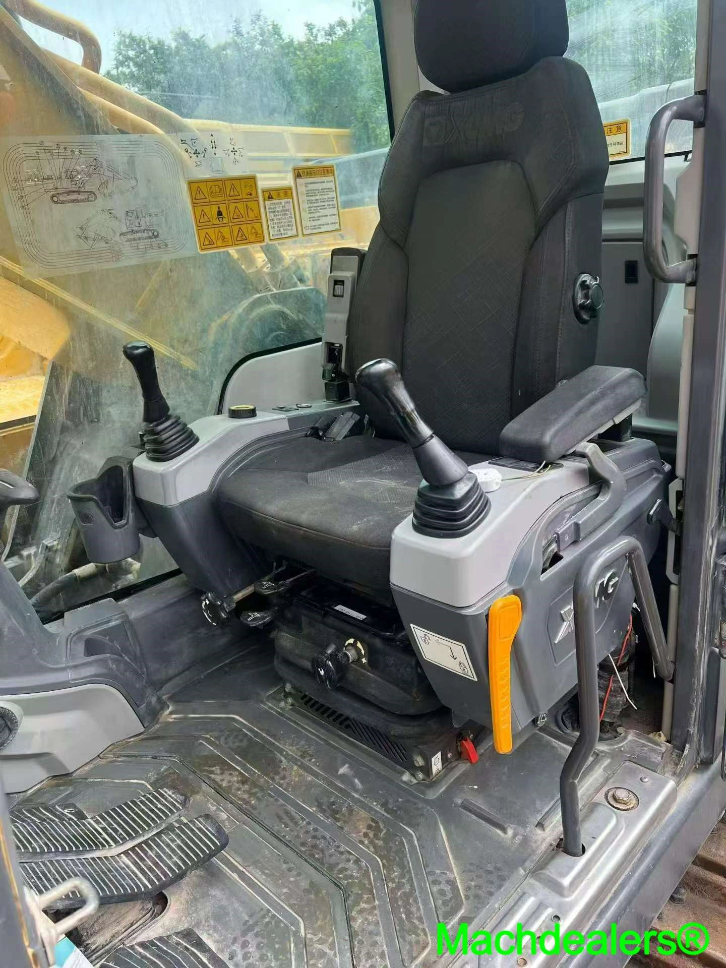 2023 XCMG XE380GK Crawler Excavator - Image 8